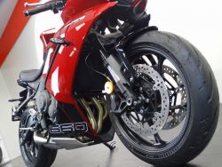 TRIUMPH - DAYTONA 660