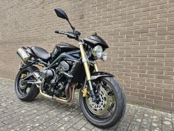 TRIUMPH - Streettriple 675