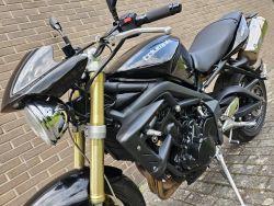 TRIUMPH - Streettriple 675