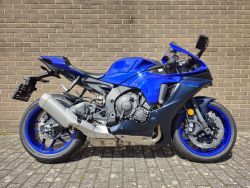 YZF R1 - YAMAHA