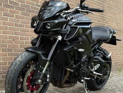 YAMAHA - MT 10