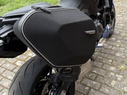 BMW - F900R