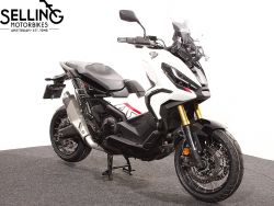 HONDA - X-ADV 750 NH138 Shasta White