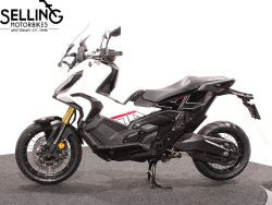 HONDA - X-ADV 750 NH138 Shasta White