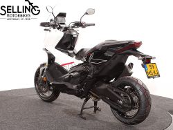 HONDA - X-ADV 750 NH138 Shasta White