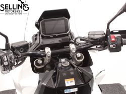 HONDA - X-ADV 750 NH138 Shasta White