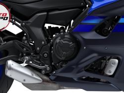 YAMAHA - R7