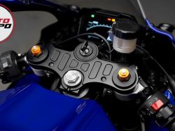 YAMAHA - R7