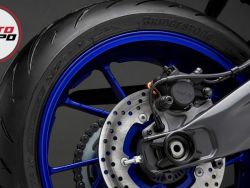 YAMAHA - R7