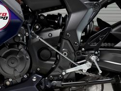 YAMAHA - R7