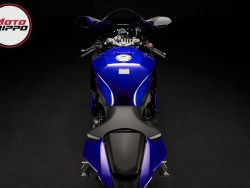 YAMAHA - R9