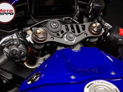 YAMAHA - R9