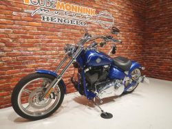 HARLEY-DAVIDSON - FXCWC Rocker Custom 1580