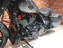 HARLEY-DAVIDSON - FLHXSE CVO Street Glide 121