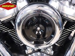 HARLEY-DAVIDSON - STREET BOB