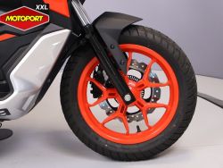 APRILIA - SR GT 200 SPORT