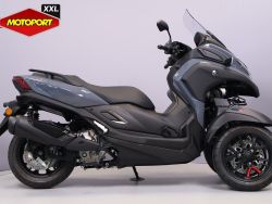 TRICITY 300