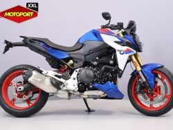 F 900 R