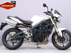 STREET TRIPLE 675