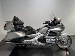 GL1800 F