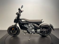BMW - CE 02