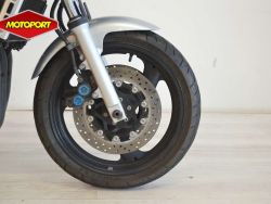 YAMAHA - FZS 600 FAZER