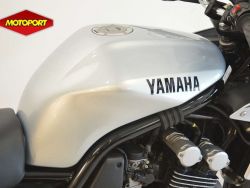 YAMAHA - FZS 600 FAZER