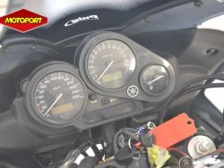 YAMAHA - FZS 600 FAZER