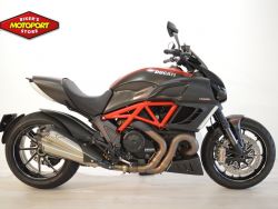 DIAVEL CARBON RED ABS