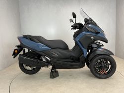 TRICITY 300