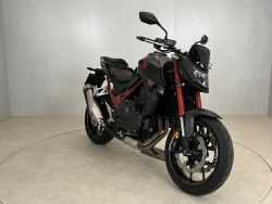 HONDA - CB 750 HORNET