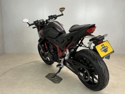 HONDA - CB 750 HORNET