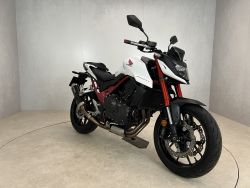 HONDA - CB 750 HORNET