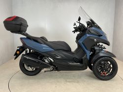 TRICITY 300