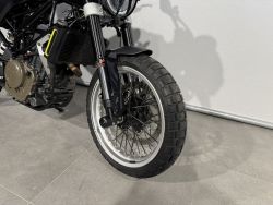 HUSQVARNA - SVARTPILEN 401