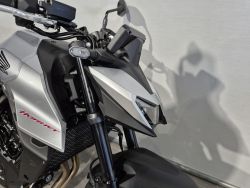 HONDA - CB 750 HORNET