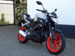 YAMAHA - MT 125