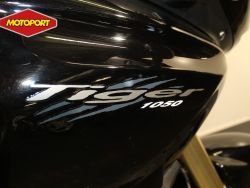 TRIUMPH - TIGER 1050 .