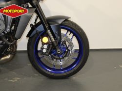 YAMAHA - MT 09