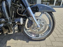 HARLEY-DAVIDSON - FLHXSE CVO Street Glide