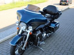 HARLEY-DAVIDSON - FLHTCUSE CVO