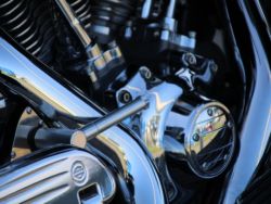HARLEY-DAVIDSON - FLHTCUSE CVO
