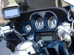 HARLEY-DAVIDSON - FLHTCUSE CVO