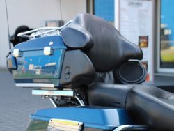 HARLEY-DAVIDSON - FLHTCUSE CVO