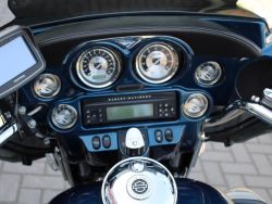 HARLEY-DAVIDSON - FLHTCUSE CVO