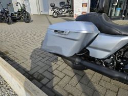 HARLEY-DAVIDSON - FLHXS Street Glide Special 114