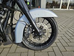 HARLEY-DAVIDSON - FLHXS Street Glide Special 114