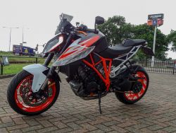 KTM - 1290 SUPER DUKE R