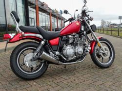 YAMAHA - XJ 700 S