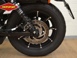 HARLEY-DAVIDSON - XL 883 IRON
